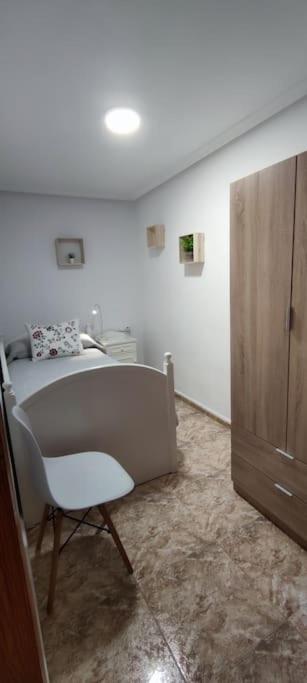 Apartamento En El Centro De Con Terraza La Alborada Elche