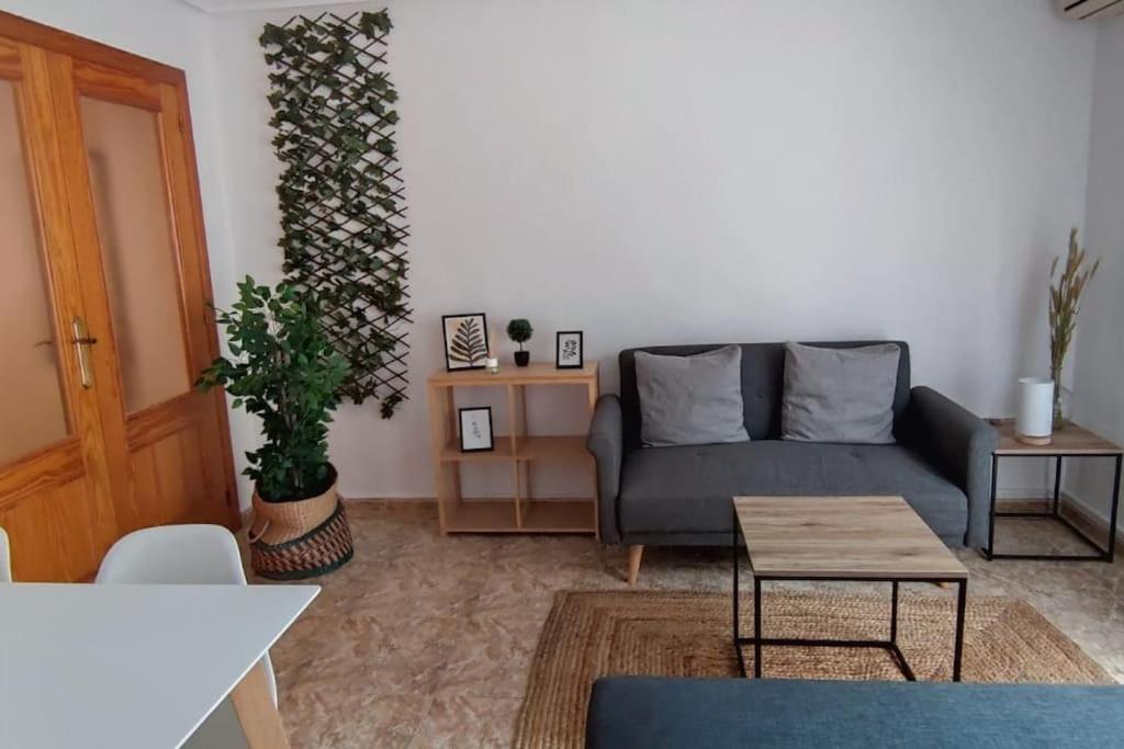 En El Centro De Con Terraza La Alborada Apartamento *